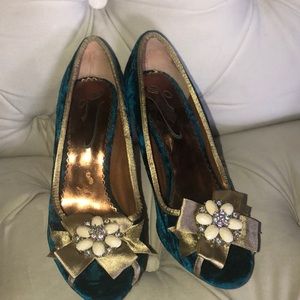 Poetic License Pumps